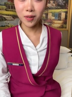 空姐被干了【优优baby】真实空姐和机长吃鸡舔穴舔脚 无套啪啪 户外 车里 截图1