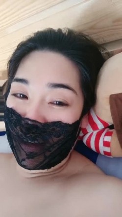 乱伦嫂嫂跟小哥玩的真嗨，69玩弄舔逼深喉吸蛋蛋，还给小哥舔菊花，享受小哥各种姿势高速抽插，浪荡呻吟不止 截图15