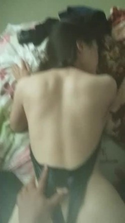 ️怀化的夫妻俩，私拍性生活流出 ️，阿姨真带劲，笔挺修长的模特腿，操起来白浆多 截图10