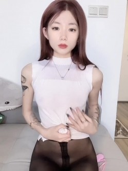 极品黑丝美女，大长腿耶，配上黑丝简直魔楞，自慰娇喘诱惑力满满！ 截图3
