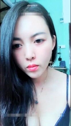 风情极品【KS性感车模】这逼逼简直太骚了，上班车模，家里骚逼，尽显车模本色，身材一级棒，自慰呻吟叫的够骚哦 好想刷个火箭艹喷她！ 截图2
