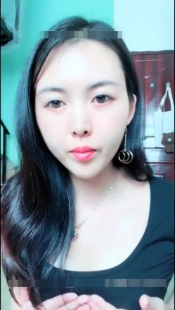 风情极品【KS性感车模】这逼逼简直太骚了，上班车模，家里骚逼，尽显车模本色，身材一级棒，自慰呻吟叫的够骚哦 好想刷个火箭艹喷她！ 截图15