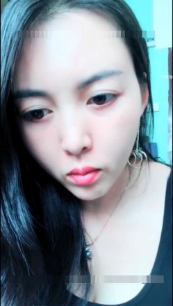 风情极品【KS性感车模】这逼逼简直太骚了，上班车模，家里骚逼，尽显车模本色，身材一级棒，自慰呻吟叫的够骚哦 好想刷个火箭艹喷她！ 截图16