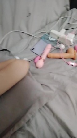 【骚朵儿】第一弹，顶级骚货反差女神，和榜一激情大战，口交吃鸡爆满骚穴 截图13