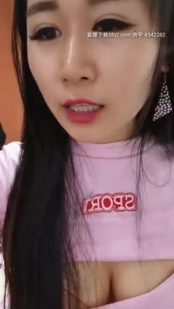 金牌空姐内射吞精骚女和带假发义乳妖男啪啪，白色丝袜上位骑坐抽猛操，后入性感大屁股非常诱人 截图1