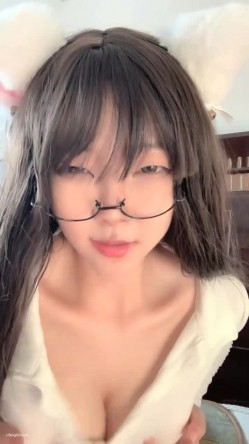 【女高童颜巨乳】应求更新 大奶校花 跳蛋 滴蜡 密码房! 挑战感官刺激 截图1