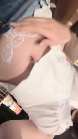 【京鱼儿】19岁童颜巨乳 可爱猫女 神秘男舔逼 道具自慰 -被土豪包养玩了一段时间，复出后更会玩，这质量杠杠的 截图12
