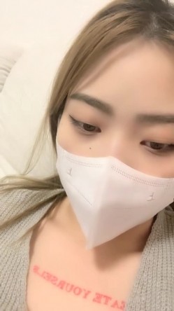 新来的骚货，拜金女，开着特斯拉去车震，【柔柔早点睡】，KTV塞跳蛋，车震，酒店开房一条龙 截图3