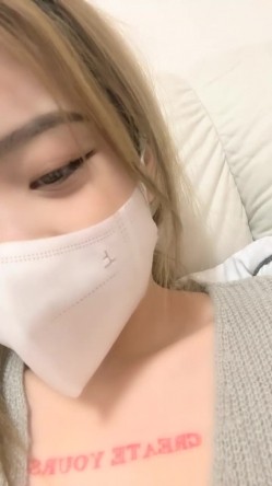 新来的骚货，拜金女，开着特斯拉去车震，【柔柔早点睡】，KTV塞跳蛋，车震，酒店开房一条龙 截图15