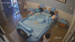《居家摄像头破解》偷窥E奶少妇的居家日常 ️这奶子可真不是盖的 截图1
