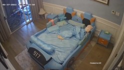 《居家摄像头破解》偷窥E奶少妇的居家日常 ️这奶子可真不是盖的 截图2