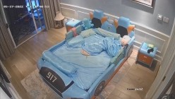 《居家摄像头破解》偷窥E奶少妇的居家日常 ️这奶子可真不是盖的 截图6