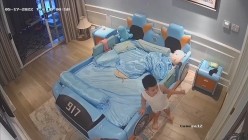 《居家摄像头破解》偷窥E奶少妇的居家日常 ️这奶子可真不是盖的 截图7