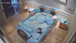《居家摄像头破解》偷窥E奶少妇的居家日常 ️这奶子可真不是盖的 截图16