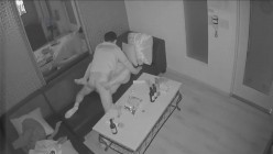 KTV房间内监控流出公主为售卖酒水，提供三次性服务，口交撸管多次想要插入都没有成功，疯狂拉扯！ 截图3