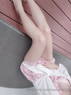 台湾天然美胸熟女人妻中出女王「Jixxielee」「骚猫儿」OF私拍 截图4