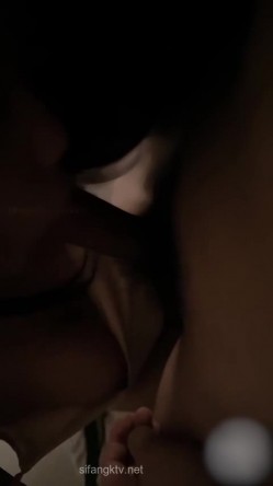 约炮大神 勾搭G罩杯巨乳女邻居，附聊天记录和生活照，视频中意外露脸很清纯，约良家就是爽，特别刺激 截图7