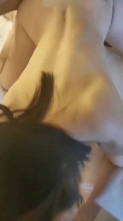万人求购，推特反差婊，顶级绿帽骚妻【嫂子爱露出】一女战多男，群P大乱交，捆绑调教野战 截图13