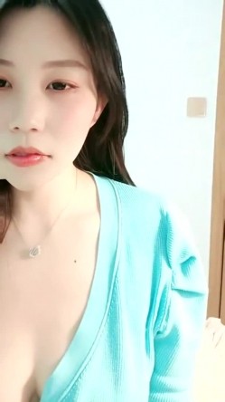 好久不见 天然美乳女神！【你的女帝】黑牛怼逼 高潮喷水！撩人的眼神，一点儿也不掺假的大白兔 截图6