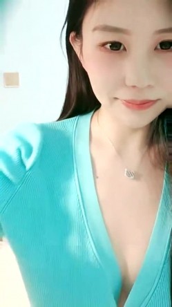 好久不见 天然美乳女神！【你的女帝】黑牛怼逼 高潮喷水！撩人的眼神，一点儿也不掺假的大白兔 截图15