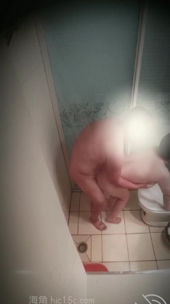 原创21 表哥睡着了，偷偷跑进厕所，趁嫂子洗澡时操了她！可惜不敢大声说话 截图15