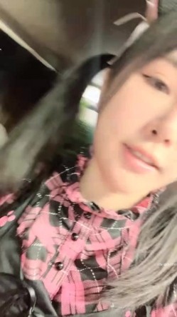 【京鱼儿】19岁童颜巨乳 女仆学生制服 道具自慰 流白浆 ！高人气19岁学生妹 白皙大奶！！ 截图8