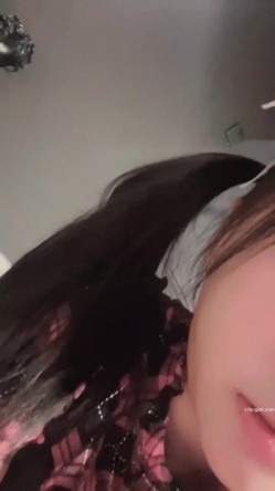 【京鱼儿】19岁童颜巨乳 女仆学生制服 道具自慰 流白浆 ！高人气19岁学生妹 白皙大奶！！ 截图15