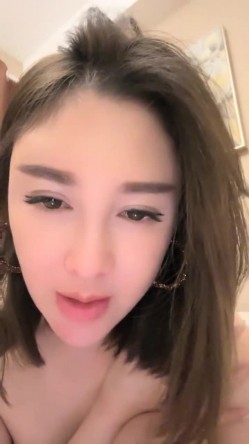 杭州美少妇，【少妇可同城可空降】，首次带跳蛋逛商场，玩得好刺激湿了一大片，回家赶紧无套内射满足以下 截图15