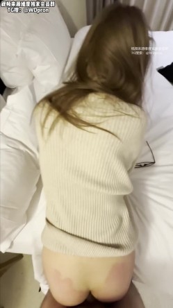 约啪极品反差台球助教！露脸颜射！这妹子太反差了，特别骚！趴在厕所镜子面前后入她，不要太爽！ 截图7