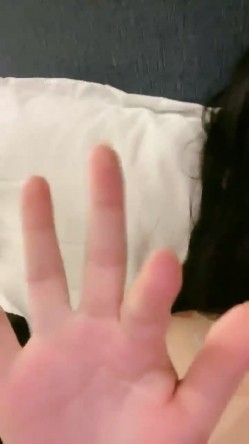 美臀学生，好他妈骚，【昨晚又遇见了你】，小小年纪看着已经是身经百战的状态，掰开逼逼水就自动流，需要男人天天操 截图7