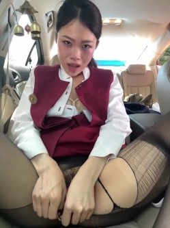 空姐被干了【优优baby】真实空姐和机长吃鸡舔穴舔脚 无套啪啪 户外 车里 截图6