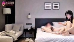 今天约了一个一米七五的大三学妹 胸前两个大奶很吸精 屁股上的肉特别软 给她操得面目都狰狞了要哭了！ 截图5
