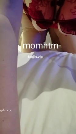 极品熟女人妻，【桃桃】，单身的生活最难熬，约炮粉丝，风情万种女人味十足，大奶美腿好浪荡 截图1
