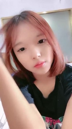 高颜值粉穴，阴毛稀疏年轻漂亮的反差女大，被无套爆操，叫声淫荡 截图7