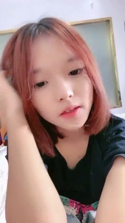 高颜值粉穴，阴毛稀疏年轻漂亮的反差女大，被无套爆操，叫声淫荡 截图9