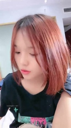 高颜值粉穴，阴毛稀疏年轻漂亮的反差女大，被无套爆操，叫声淫荡 截图10