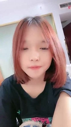 高颜值粉穴，阴毛稀疏年轻漂亮的反差女大，被无套爆操，叫声淫荡 截图12