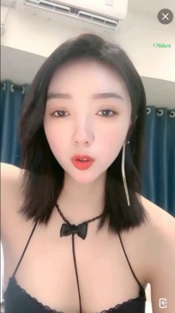 【Y汐】气质白领第一天下海比较腼腆 咪咪会发光，把AV玩具拿出来给大家看，私下一定没少玩，渴望真大鸡巴！ 截图9