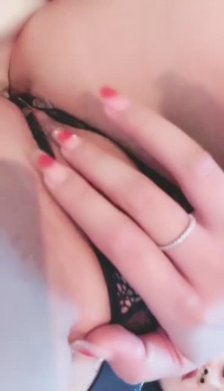 舞蹈老师兼职捞钱~【鱼水水】气质就是不一样 美鲍一线天，这逼看着就很干净，粉色滤镜好评超赞 截图6