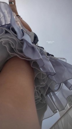 步行街拍抄底大神『KXCD』专挑年轻好看质量高的小姐姐 截图12