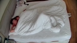 酒店偷拍 ️半夜女友来赴约懒汉小哥不想干第二天起来让妹子口爆完才去上班 截图9