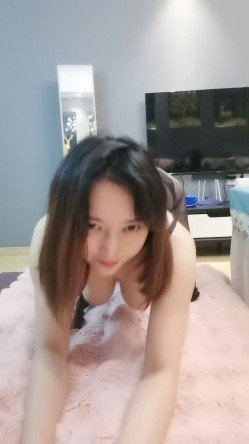 风韵犹存半老徐娘，黑丝气质美少妇，露脸道具插穴，粉色蝴蝶逼人间尤物 截图13