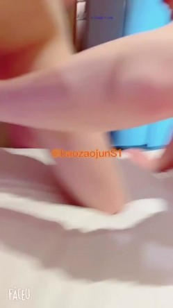 【最强反差 ️终极调教】绿帽性爱狂『暴君S』超级调教女奴甄选 KTV包厢各种爆操 极品女奴随意拿去群交交换 超淫乱 截图16
