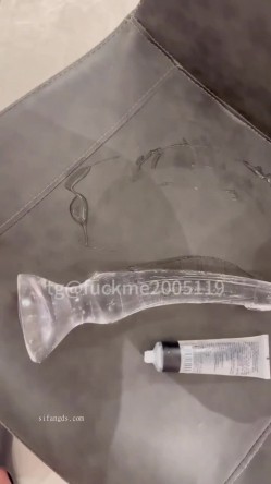 颜值女神【晴宝】被多位金主包养泄密,第一弹 年度最骚的第一梯队女主 完美露脸 截图2