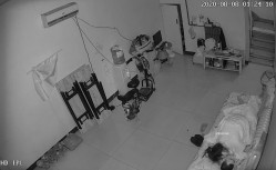【破解摄像头】非常的主动少妇在沙发啪啪啪，男的也是个暖男搞完了还帮忙把逼擦干净 截图1