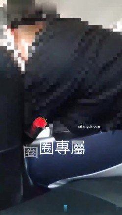 超顶级淫妻，【圈圈】，最新付费私拍，本期直接露脸，和粉丝车震，约单男大学生3P，好刺激 截图3
