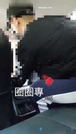 超顶级淫妻，【圈圈】，最新付费私拍，本期直接露脸，和粉丝车震，约单男大学生3P，好刺激 截图14