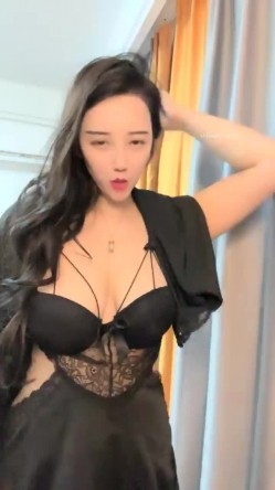 178胸膜！~【傲胸新木优子】，KTV土豪淫乱，高端酒店会牛郎！夜生活真是丰富，之前还爱装逼不脱呢 截图5