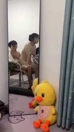 【超极品泄密】青岛赵晓凡等41位美女全露脸图影 截图15