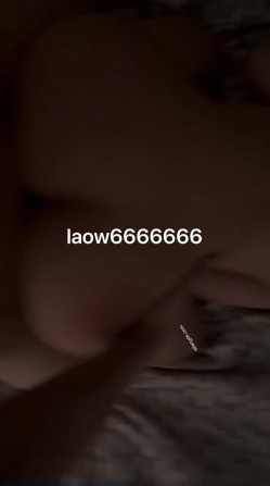 【绿帽淫妻】反差眼镜少妇，极品高颜值露脸人妻「SMMSMM」，约炮入珠单男，和上门推油男技师调情，被当作母狗多人淫趴调教 截图8